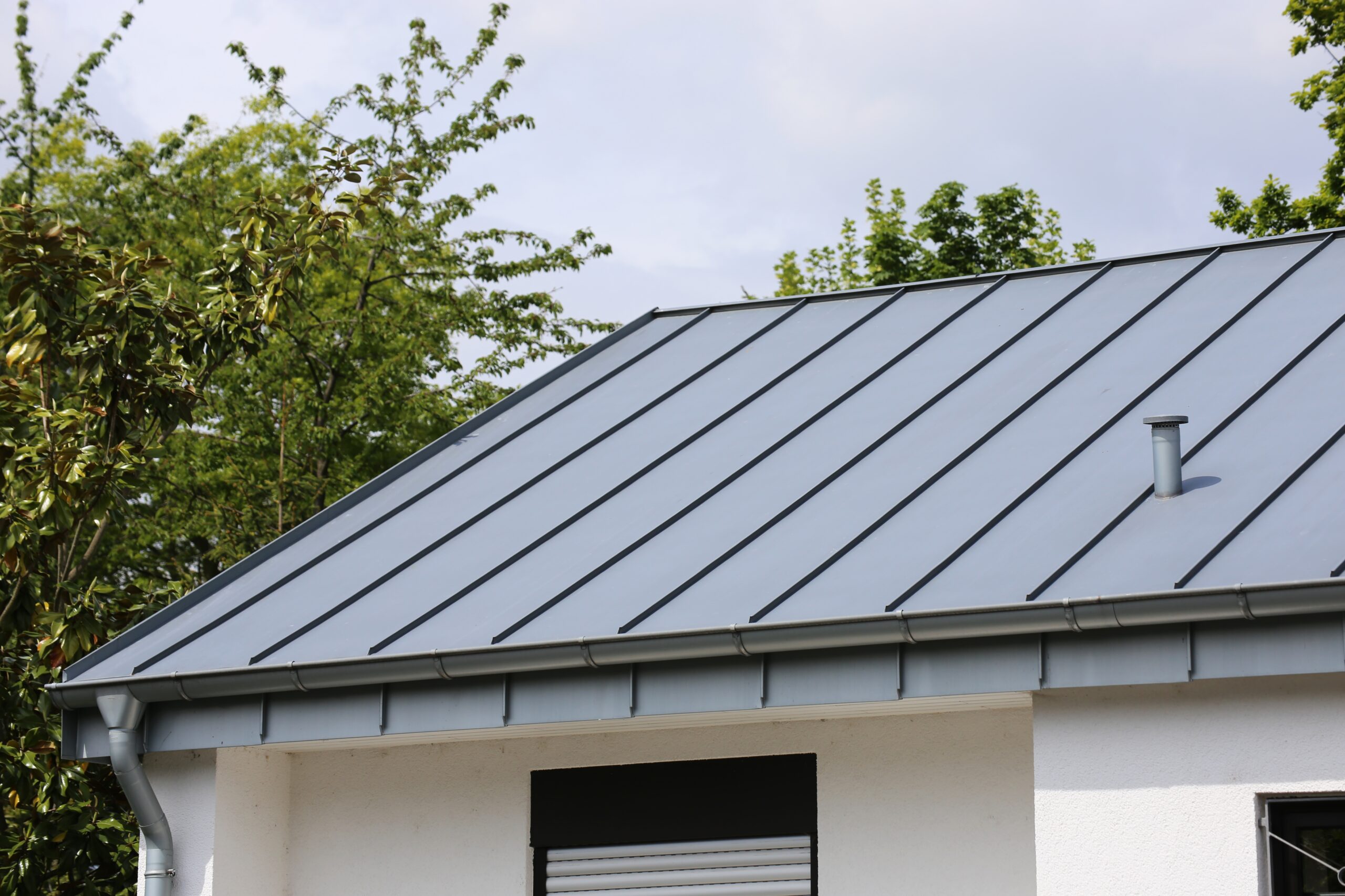 Residential,House,With,Standing,Seam,Roof